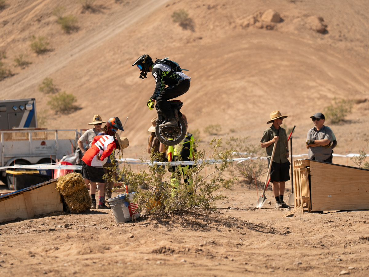 KingSong off-road championship riders